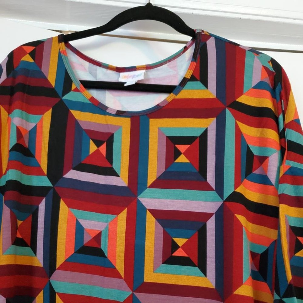 NWOT LuLaRoe Irma shirt, size 2XL